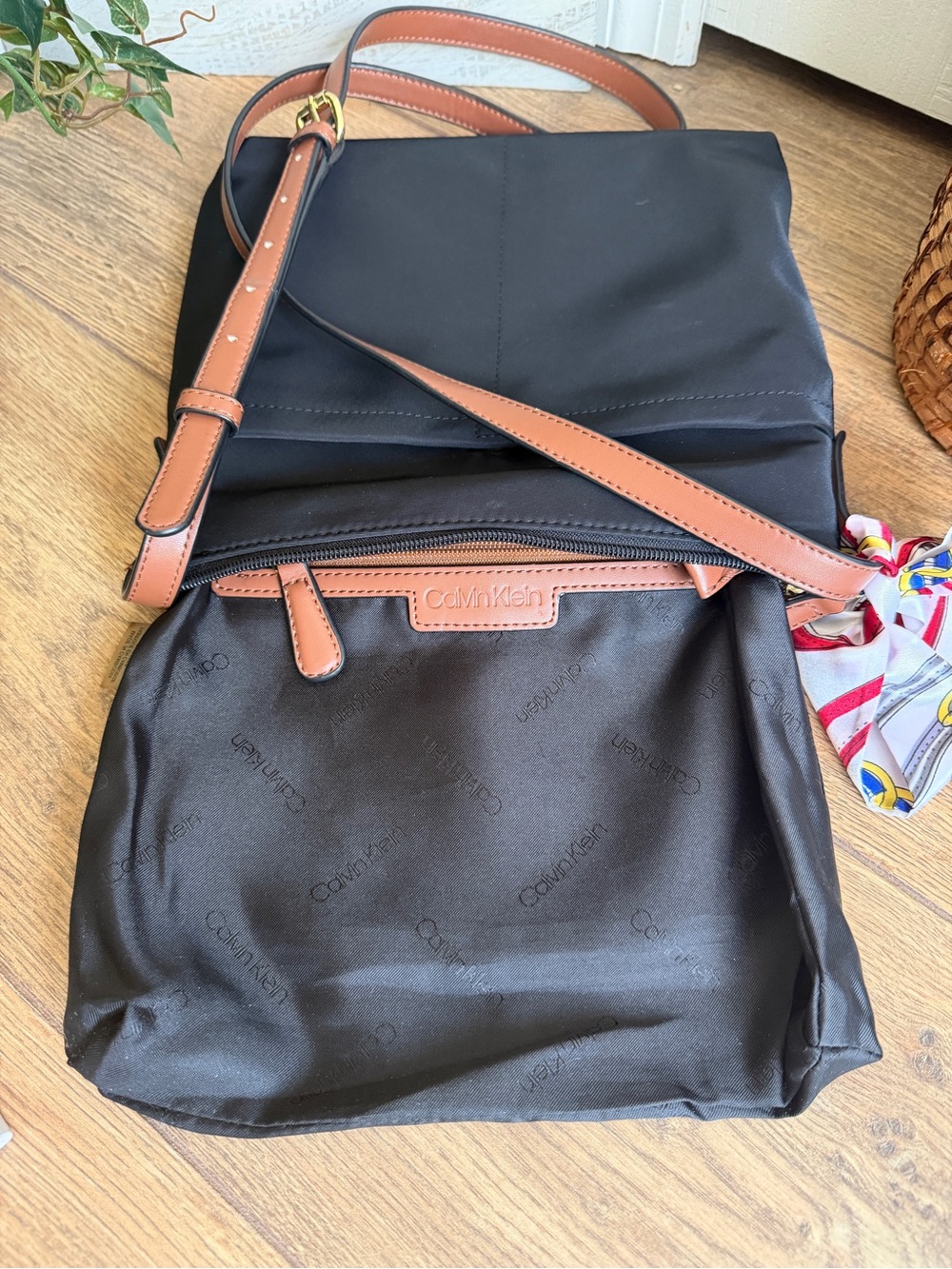 Calvin Klein Black Nylon Crossbody Bag with Bag Charm Keychain – Water-Resistant - Picture 5 of 13